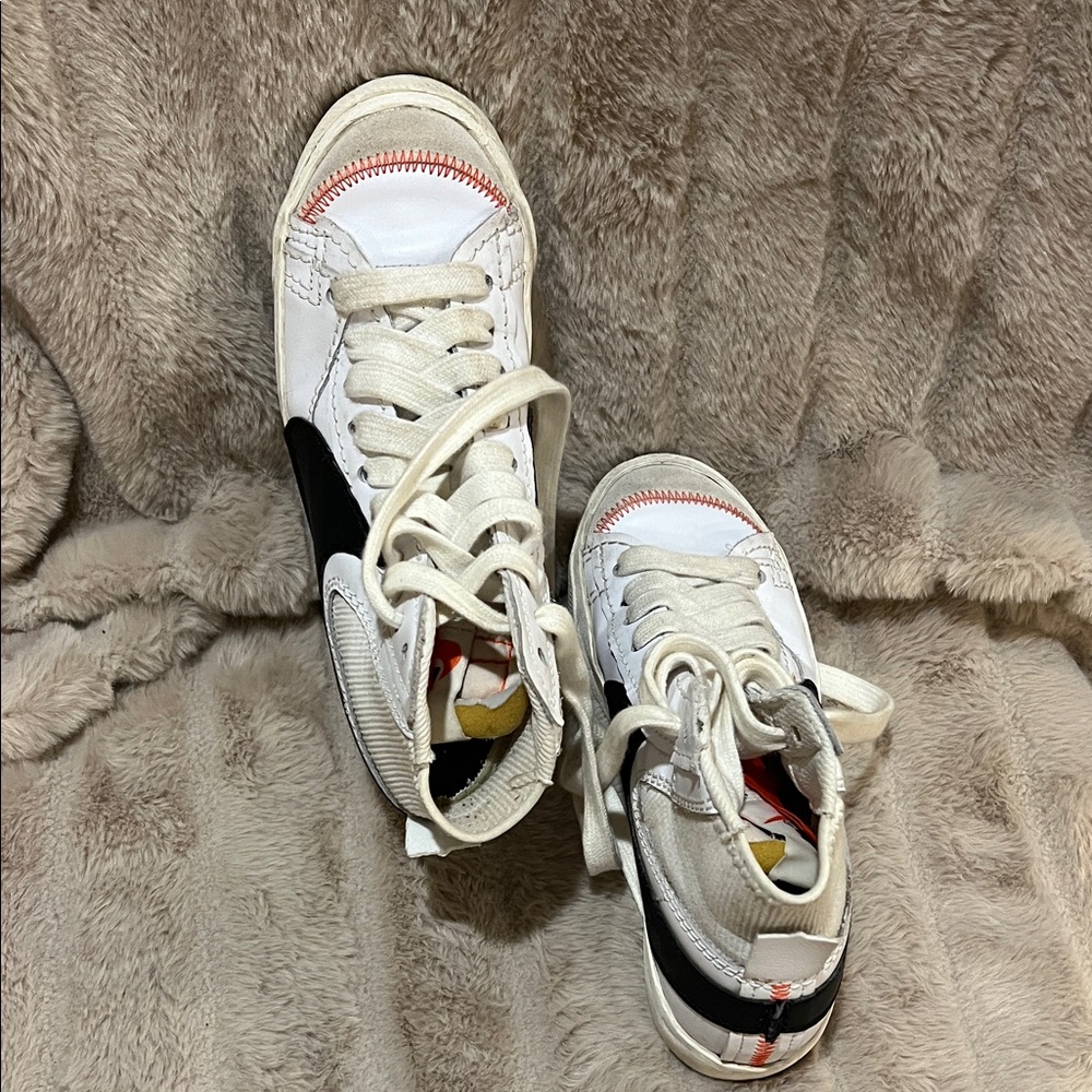 Nike Kids White and Black Sneakers with Red Stitching